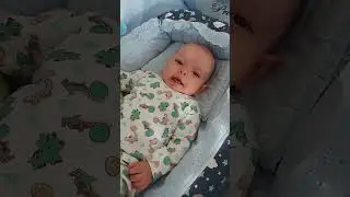 bebe de 5 meses tentando falar