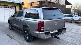 Новый Mitsubishi L200&rsquo;2025 VI поколения с кунгом Expedition в серебристом цвете, сьемка в Тюмени 
