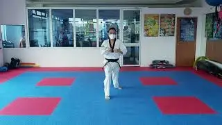 Taeguk Uno, con &uacute;ltimo pasillo repite hacia el frente.