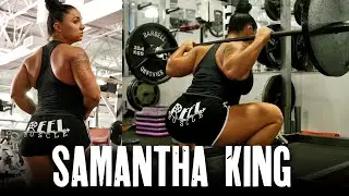 Samantha King is Back in Shorts!
