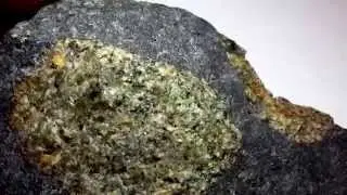 Olivine Basalt Xenolithe - Olivin Basalt Xenolith