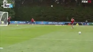 Spettacolare sforbiciata di Bale in allenamento