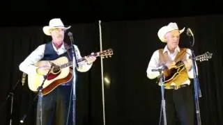 Dueling Banjos - Blue Cypress Bluegrass @ 2017 Yeehaw Music Fest