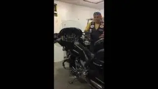 2004 Harley-Davidson Ultra Classic Motorcycle Windshield Bag Review - vikingbags.com