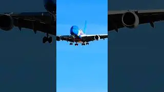 Emirates Airbus A380 King of the Sky Landing Amazing view ✈️🇦🇪😱 #aviation #planespotting #viralvideo