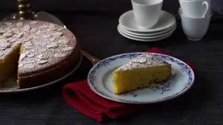 Swedish saffron cake&mdash;Saffranskaka