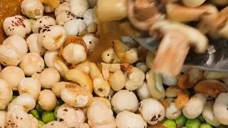 इतना टेस्टी की पेट भर जाए मन नहीं || Makhana Matar Mashroom Recipe 😋 Healthy and Delicious|