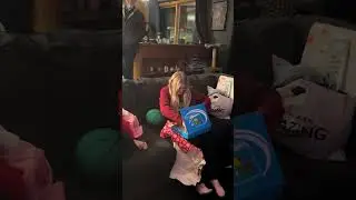 💖 #family  #familyvlog  #momlife  #roadto1k  #love  #present  #gift  #christmas  #reallife