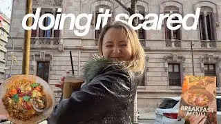 going for breakfast alone in barcelona
