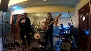14   Don't Look Back in Anger   20260104 Mill House Thatcham Jam Night