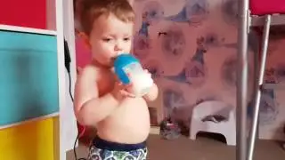 REVIEW Munchkin Click Lock Flexi Weighted Straw Cup