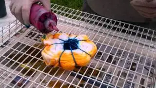 How to Tie Dye with Vivid Colors