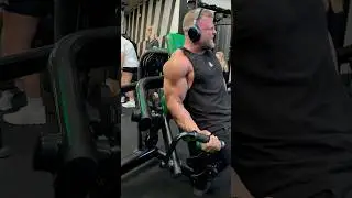 Juicy Biceps 🔥🔥 #shredded #aestheic #bodybuilding #biceppump #bicepcurls #biceps