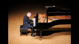Andr&aacute;s Schiff master class on  Bach