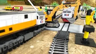 Merakit Tabrakan Mainan Kereta Api CC201,CC206 Gerbong Panoramic, Excavator RC Tabrakan - Mainan KAI
