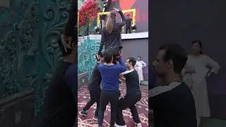 Backup Dancers lift Kriti Sanon