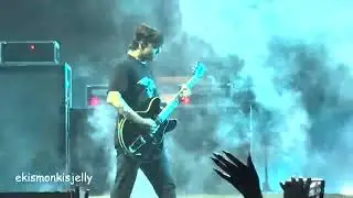 Pierce The Veil - Wonderless | I Can't Hear You World Tour
