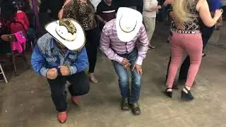 Asi bailan el pasito de Juanito