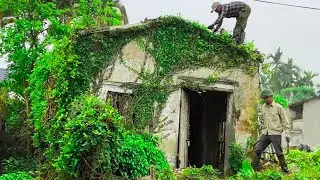 Panic: We found a venomous snake in this trash-filled house while cleaning,,#cleaning#cleanu,p