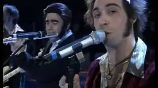 elio e le vibrazioni a sanremo  in una bellissima e coinvolgente intrerpretazione di ovunque andrò