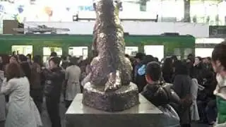 Hachiko Monument Shibuya Station.wmv