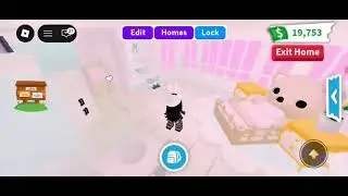 Cute Tiny home build in adopt me 