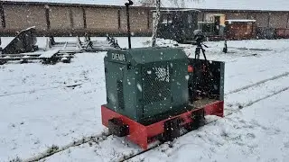 Feldbahn Führerstandsmitfahrt; Cabinerit; Diema DL 6 in de sneeuw, Gelders Smalspoor Museum 2026.