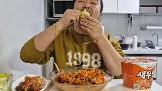 제육덮밥에 라면 먹었어요 