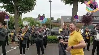 Brocante quartier st rochcambrai 2025 avec la batterie fanfare et son Bêtiz'pop