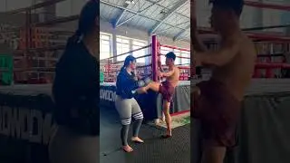 boxing coach female #shortfeed #1million
