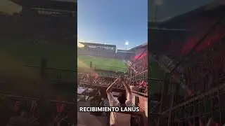 AS&Iacute; ENTRO LAN&Uacute;S A LA CANCHA