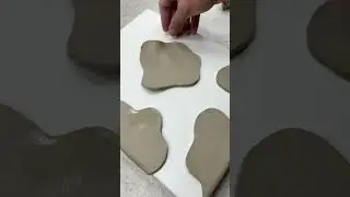 Egg in canvas with clay.🥚
