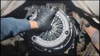 Clutch Replacement On A Hilux (Rear Wheel Drive) Only