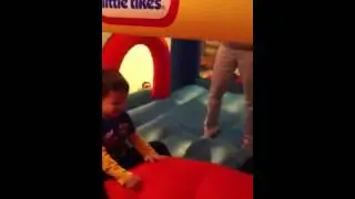 Bouncy house big bounce early 13