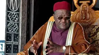 LE ROI IBRAHIM MBOMBO NJOYA QUITTE LA SC&Egrave;NE