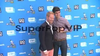 Jesse Tyler Ferguson, Justin Mikita at 2013 Do Something ...