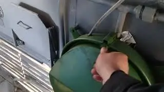 Санитарный узел тепловоза 2 ТЭ 116 .Куда ходит в туалет локомотивная бригада!!!