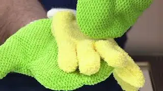 4-Pc Microfiber Dusting Gloves and Glass Cleaning Mitts with Gift Bags on QVC