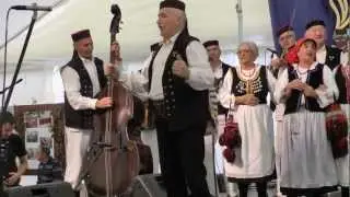 Licka izvorna skupina Pljesevica Zagreb - Jesen U Lici Gospic 7.12.2012.