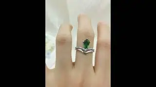 Fashion 9x6mm Pentagon Emerald Statement Ring Set Fancy Shape Step Cut Gemstone V Shape Diamond Band
