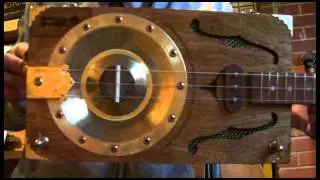 RESONATOR CIGAR BOX GUITAR 3 STRING BY JUNKSVILLE ....... THE REGULATOR Mk-2