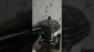 nonstick cooker in meesho rupees 2000 100%gaurantee
