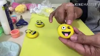 Chaveiro de Emoji em biscuit