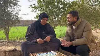 اشتري من ست غلبانه قاعده في الشارع كل المناديل اللي معاها وفي النهايه ربنا كرمه