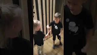 z ziomem pione bije