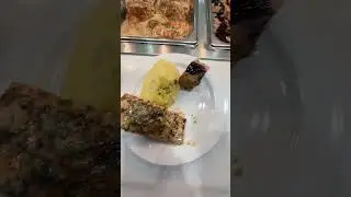 Dinner at a sorority house (🎥: tt/maddiegirlsvids)