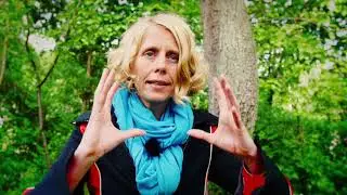 A WAY - H&oslash;r instrukt&oslash;r Uta Plate fort&aelig;lle om brugen af naturlandskabet til at udforske livsrejser