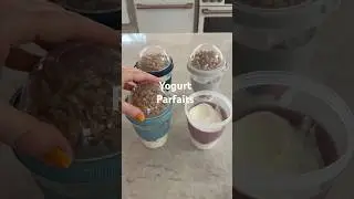 Yogurt parfaits 🍓🫐 perfect to grab on busy mornings 🤗 #restock  #easybreakfast #asmr
