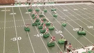 Mike Garrett finds 3 yards on 1st down!