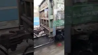 Overtaking by a scary rusty freight train Обгон страшным ржавым грузовым поездом #cargotrain #russia